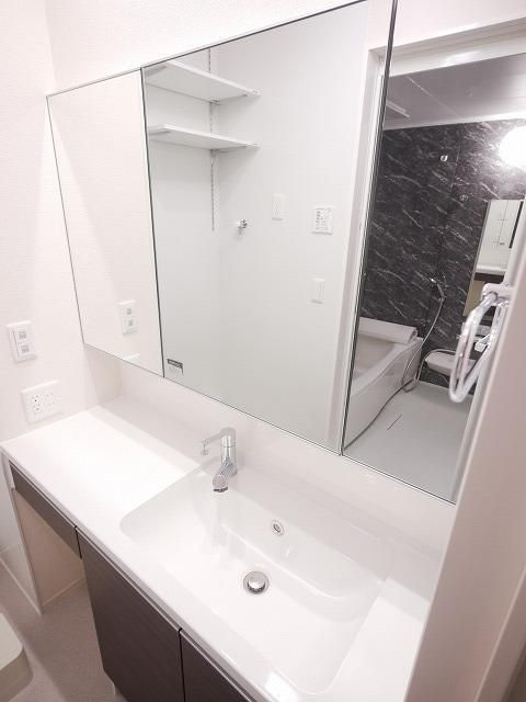 洗面設備　★３面鏡の洗面台★