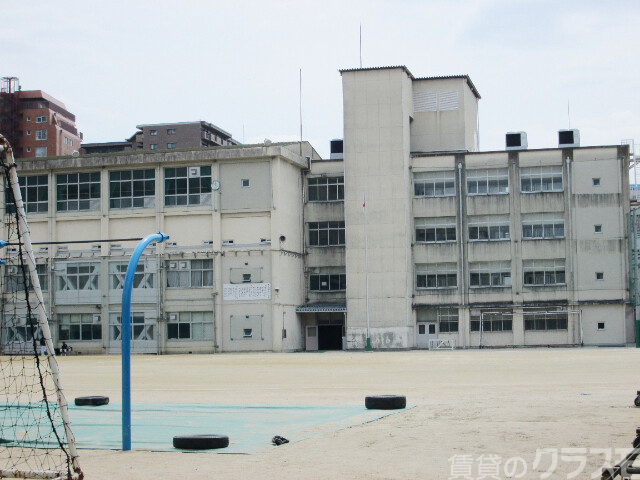 中学校　大阪市立東三国中学校（中学校）まで300m