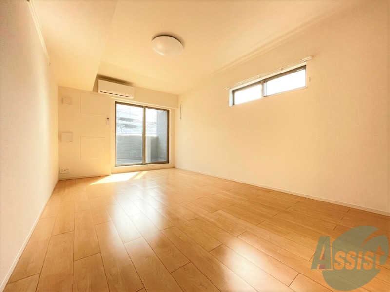 居室・リビング　清潔感のあるリビングですね。友達呼びたくなりますね。