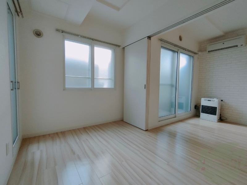 その他部屋・スペース　寝室を撮影しました。お昼寝したくなりますね。