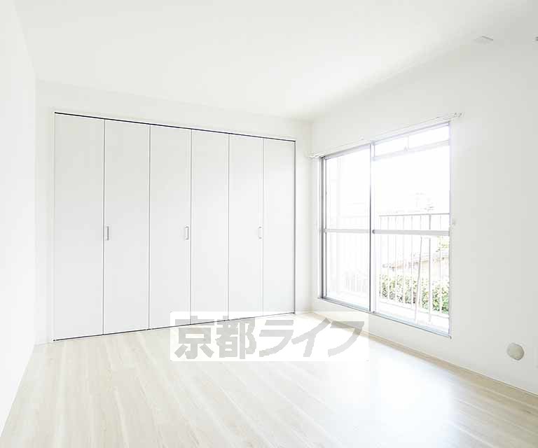 居室・リビング　・建具の色は異なる場合があります