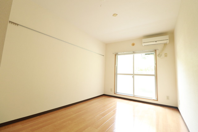 居室・リビング　※別部屋参考写真