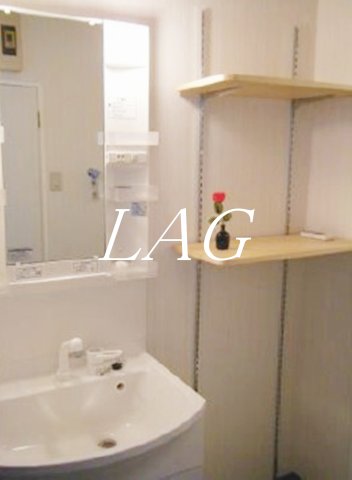 洗面設備　独立洗面台です。（同仕様設備です）