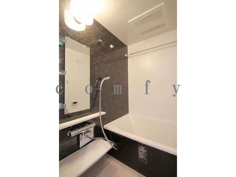 バス・シャワールーム　追炊き機能、浴室乾燥機付きバス