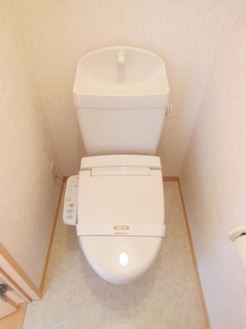 トイレ　☆ゆっくりとお考え事でもいかがですか☆