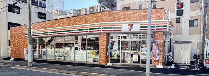 コンビニ　セブンイレブン（コンビニ）まで118m