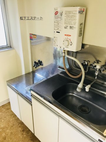 キッチン　コンパクトなキッチンで掃除もラクラク