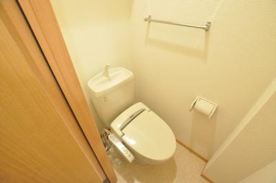 トイレ　温水洗浄便座