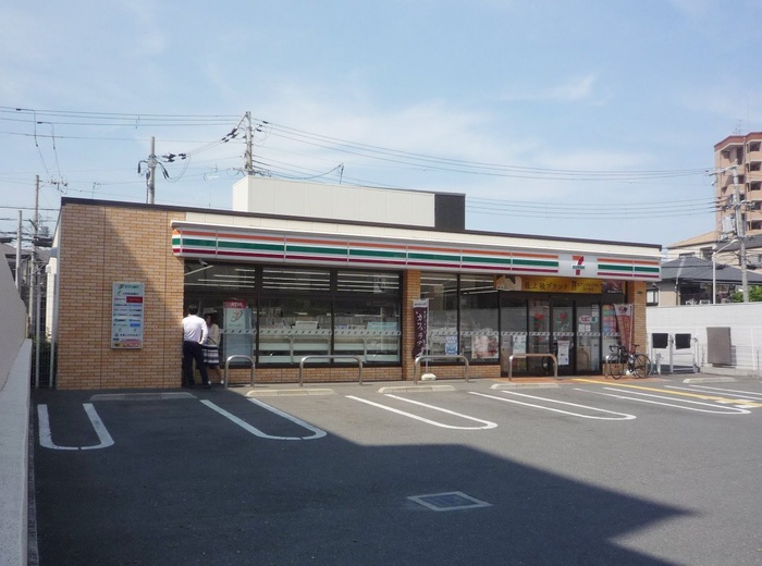 コンビニ　セブンイレブン（コンビニ）まで140m