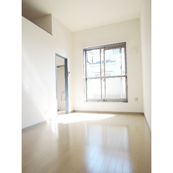 居室・リビング　開放感のあるゆったりとしたお部屋です♪