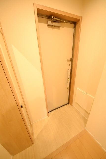 玄関　★下駄箱が大きいので靴が多くても安心です★