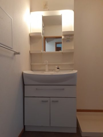 洗面設備　忙しい朝には欠かせない洗面所です