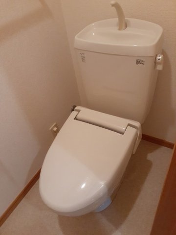 トイレ　清潔感のあるトイレです