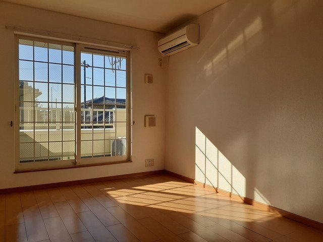 居室・リビング　ゆったり過ごせる居間です