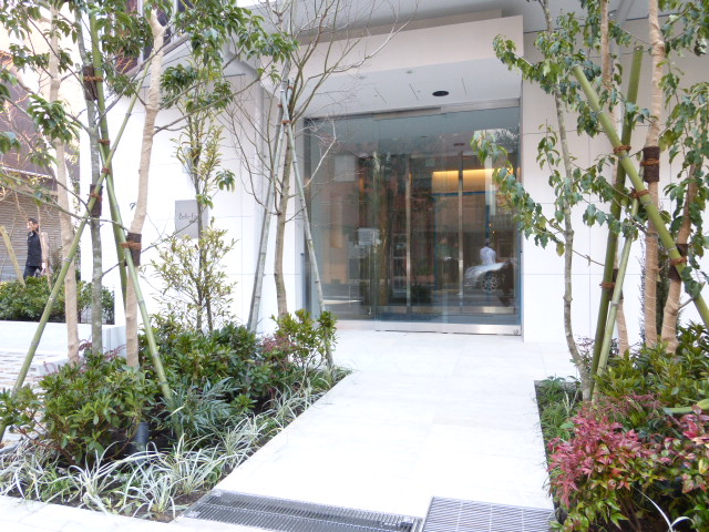 エントランス　エントランス