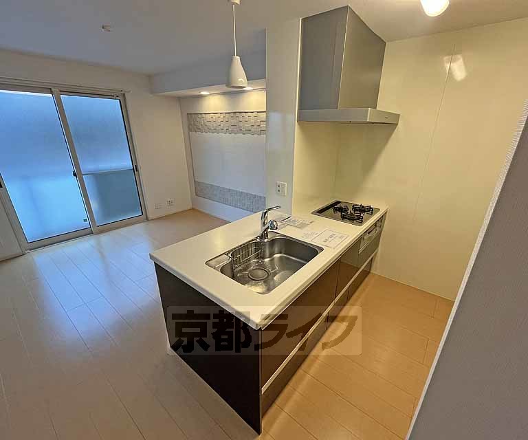 キッチン　３口コンロのシステムキッチン