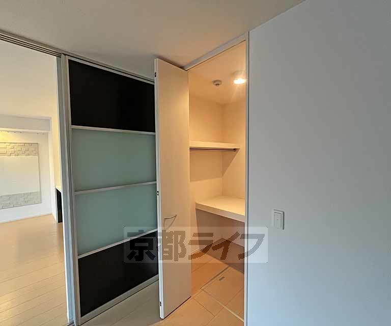 収納　たっぷり収納出来るウォークインクローゼット