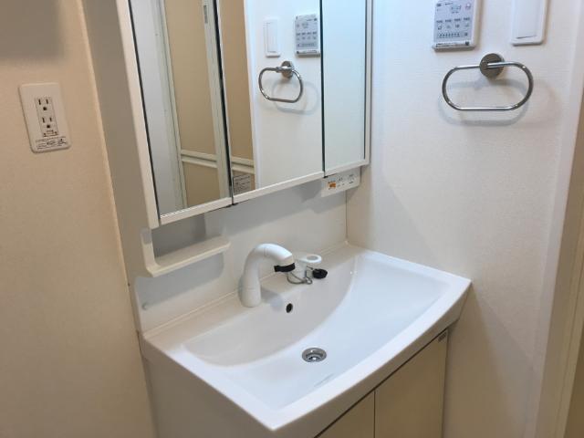 洗面設備　洗髪洗面化粧台