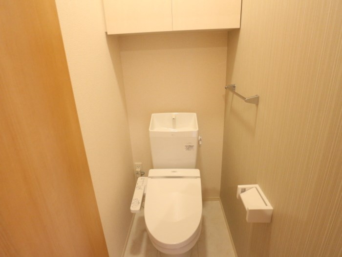 トイレ　あると嬉しい温水洗浄便座付き♪