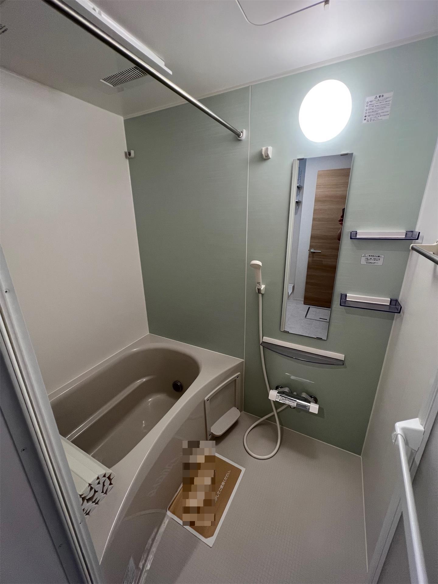 バス・シャワールーム　同タイプ室内写真（反転タイプ）