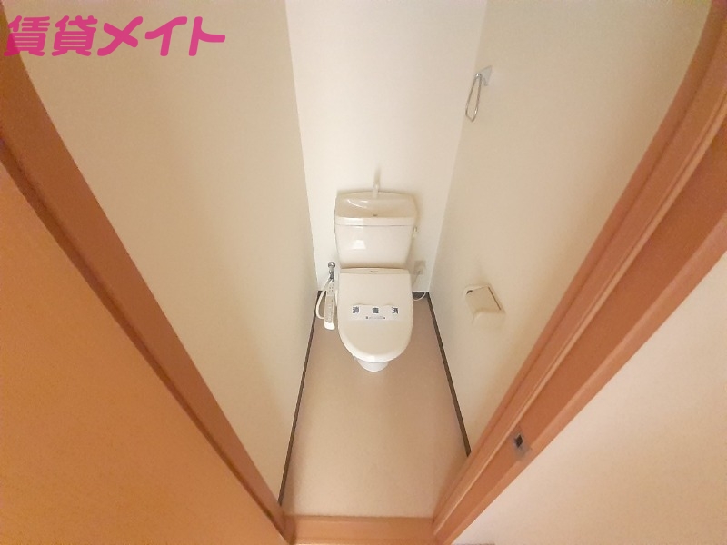 トイレ　別部屋参考写真です。