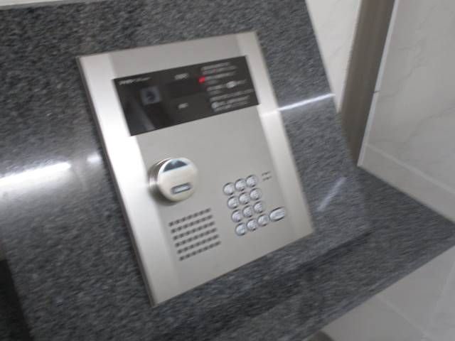 エントランス　オートロック