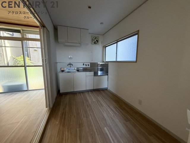 居室・リビング　窓有