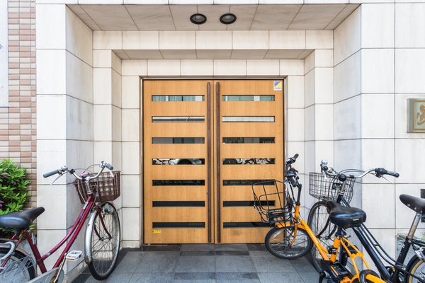 エントランス　弊社は都内全域の物件をご紹介可能です！