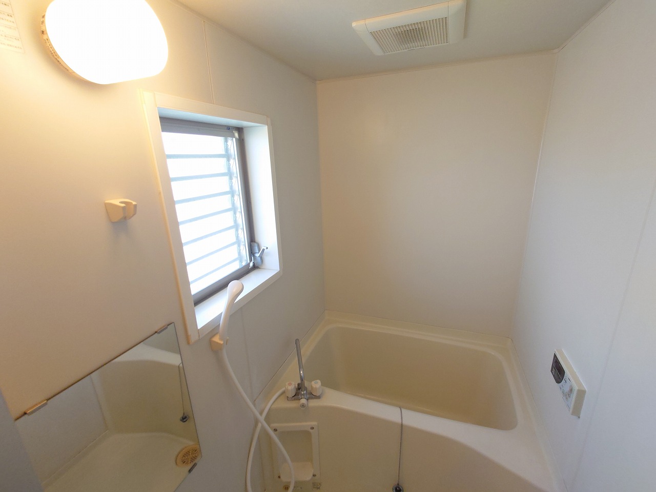 バス・シャワールーム　※別部屋参考写真