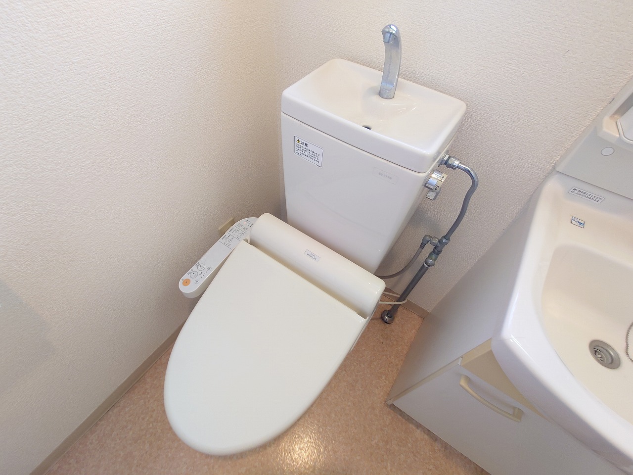 トイレ　※別部屋参考写真