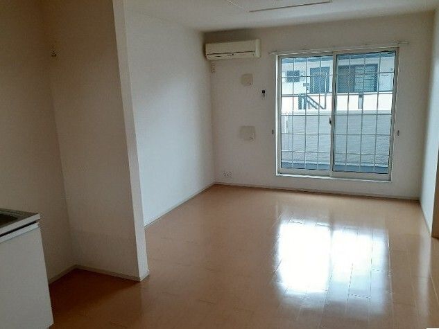 居室・リビング　こちらのリビングで趣味の時間をお楽しみください