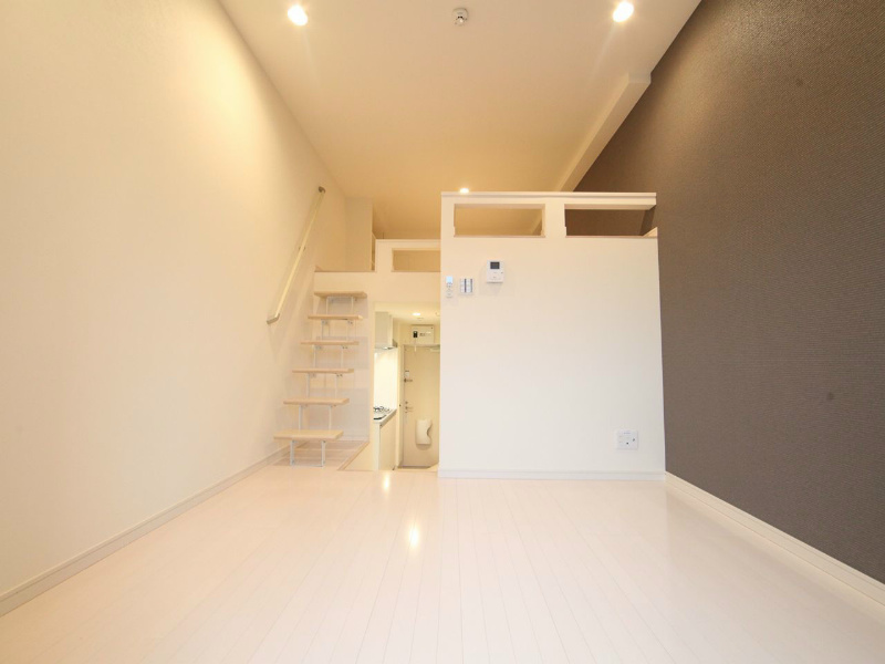 居室・リビング　洋室6.1帖　上階ロフト6帖（収納でもお部屋でも使えます）