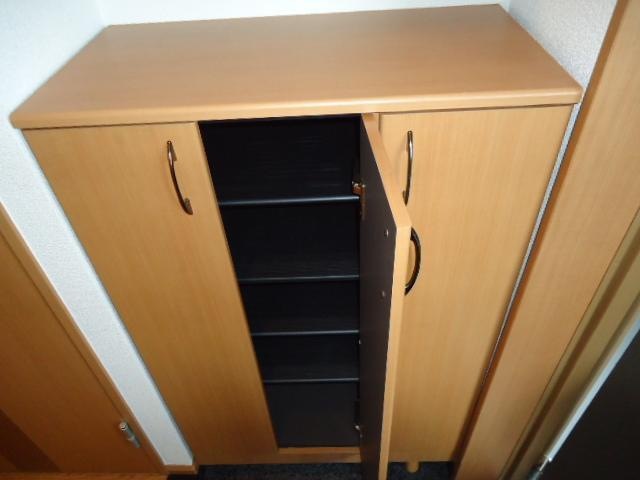 玄関　シューズボックス