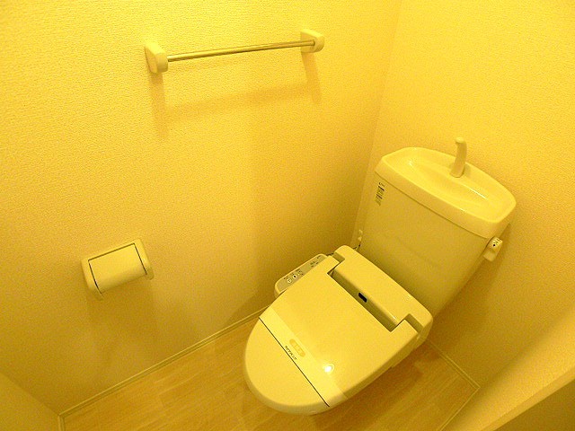 トイレ　温水洗浄便座