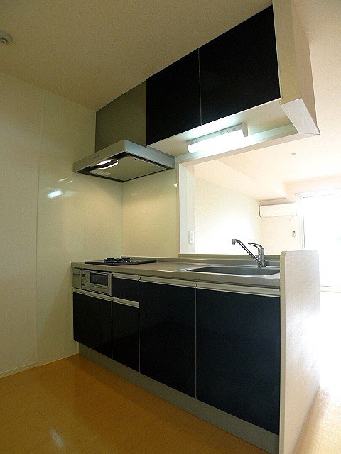 キッチン　キッチンはシステムキッチンです。