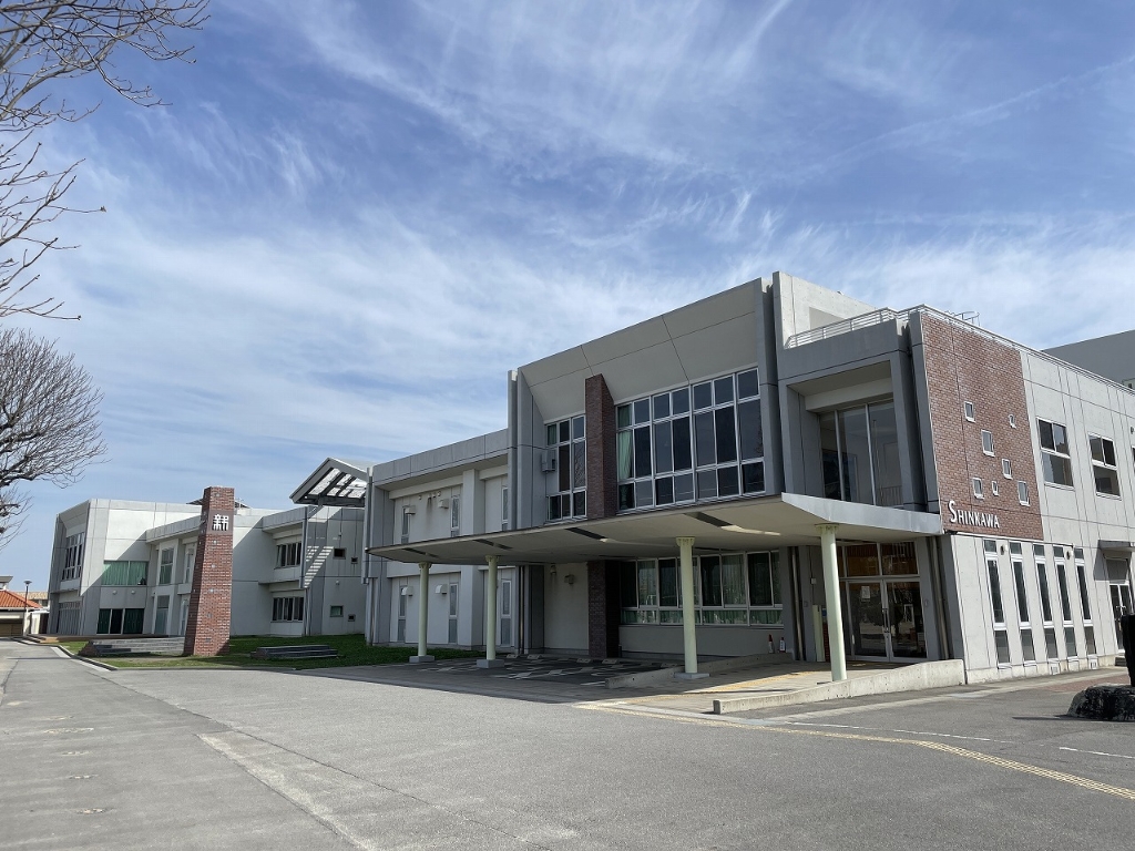 小学校　碧南市立新川小学校（小学校）まで987m