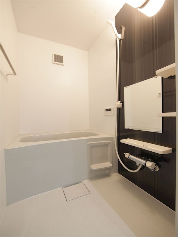 バス・シャワールーム　追い焚き・オートバス機能付お風呂