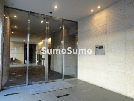 セキュリティ　落ち着いたロビーです