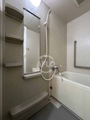 バス・シャワールーム　ロイヤルグレース　浴室