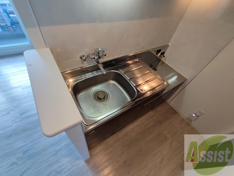 キッチン　キッチンです。ご自身でコンロを設置していただけます。