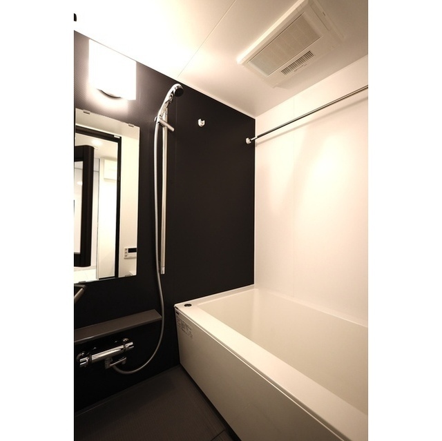 バス・シャワールーム　※別部屋の参考写真です。