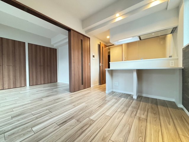 居室・リビング　詳細は、RISUMO江坂本店→06-6155-7137まで♪