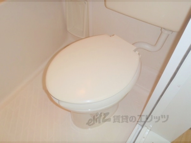 トイレ　３点ユニットバスです。