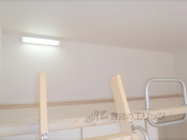 その他　寝床にも収納にもなるロフトです。