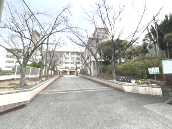中学校　宝塚第一中（中学校）まで1552m