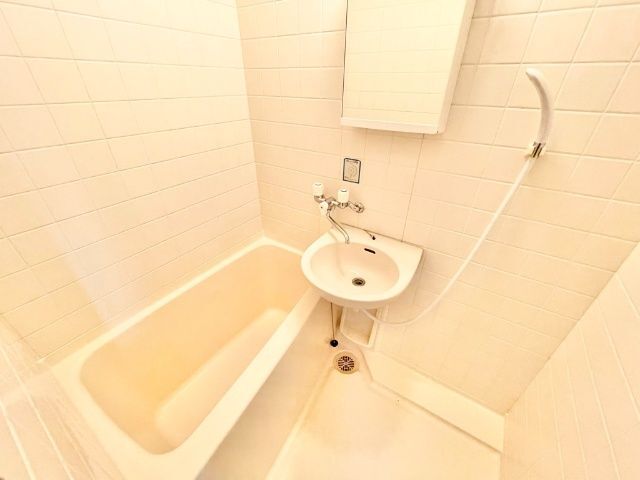 バス・シャワールーム　サーモ水栓へ取り換えました！