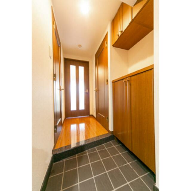 玄関　※写真は同タイプ住戸です。