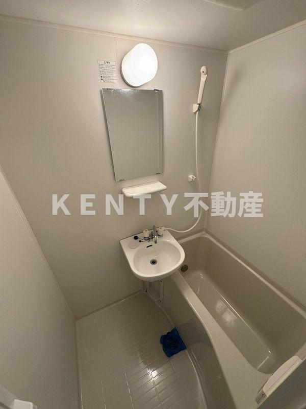 バス・シャワールーム　落ち着いた空間のお風呂です