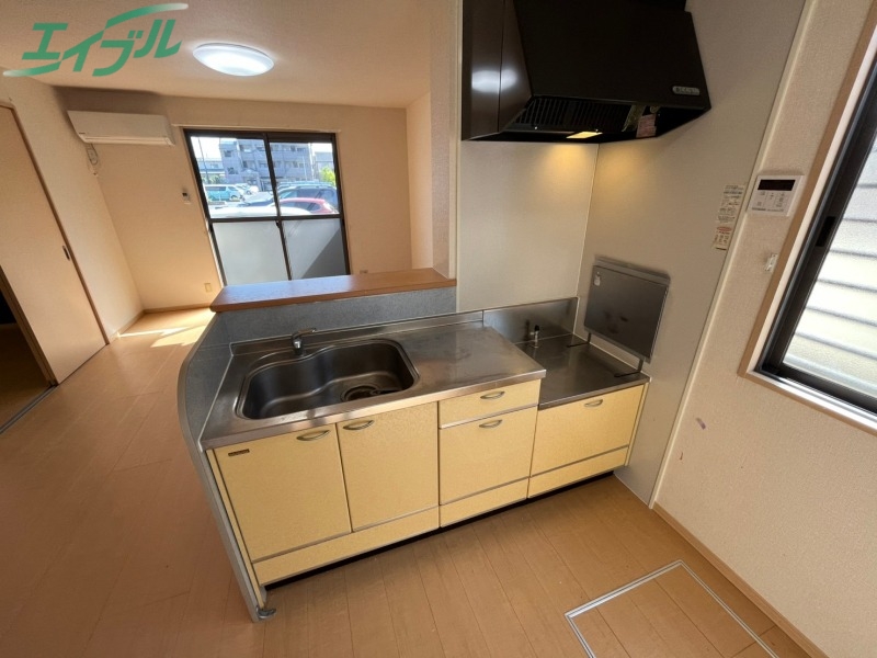 キッチン　反転タイプ参考写真