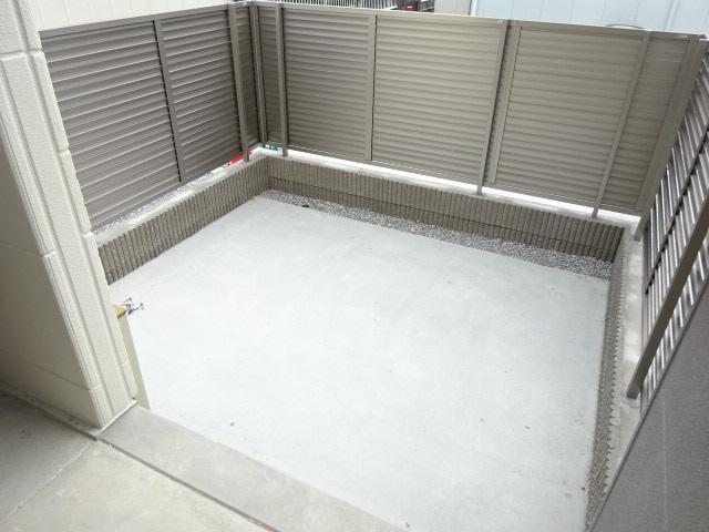 バルコニー　専用庭
